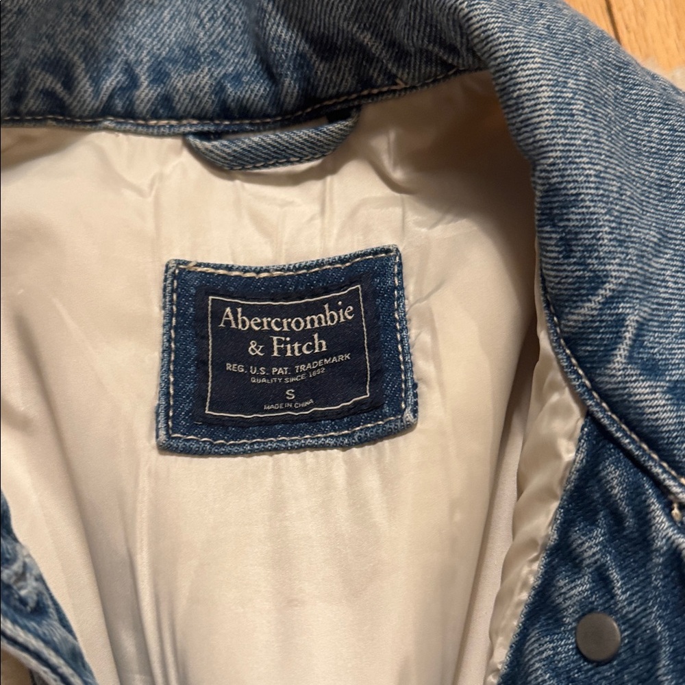Jean jacket - Picture 2 of 3